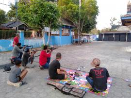 Jelang Lomba Menembak, Beberapa Peserta Lokal Lakukan Latihan