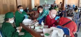 Ratusan Warga Ikuti Vaksinasi di Balai Kalurahan Beji