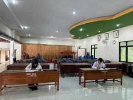 Sepasang Pasutri Siap Bersaing Ujian Calon Dukuh
